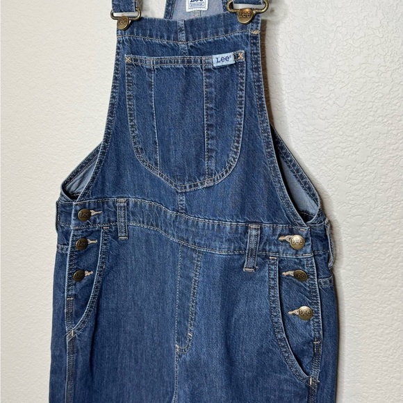 Lee Women's Relaxed Fit Heritage Overall with Utility Details Size Medium - Picture 5 of 13